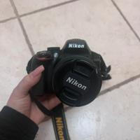 NIKON D330