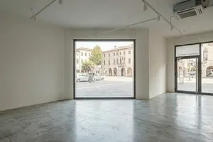 Prestigiosa Vetrina nel Centro Termale