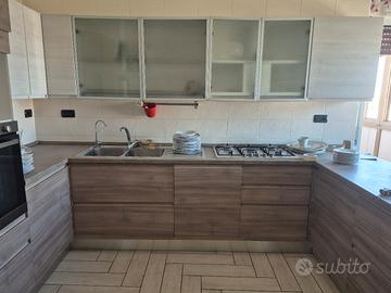 cucina moderna  a doppio angolo