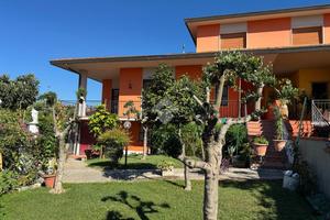 CASA SEMINDIPENDENTE A PONTE BUGGIANESE