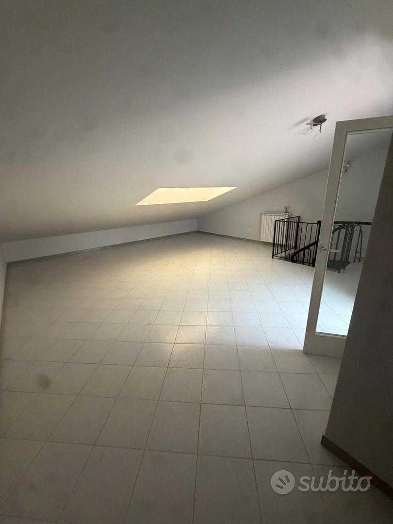 Villa ristrutturata a CASTELDACCIA - Vista 5