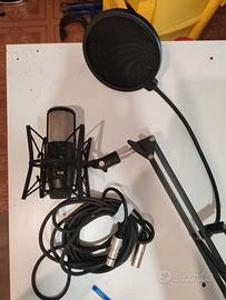 Microfono AKG P420 con braccio, filtro antipop