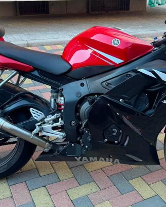 Yamaha YZF-R6 600 – 2004 – 48.537 km