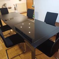 Tavolo nero in vetro allungabile + sedie 