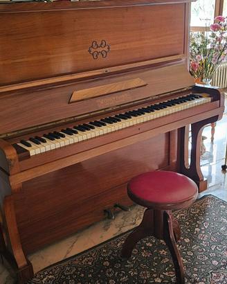 pianoforte verticale con seggiolino