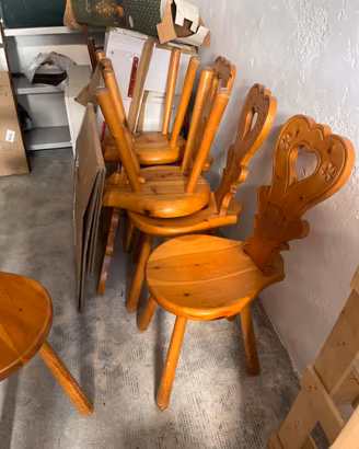 TAVOLO SEDIE PANCA E CREDENZA