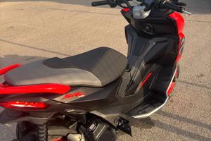 Aprilia SR gt sport