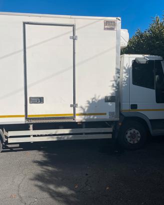 Iveco 100E18