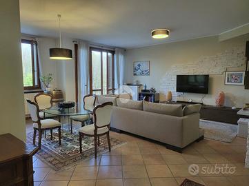 PORZIONE DI BIFAMILIARE A BESANA IN BRIANZA