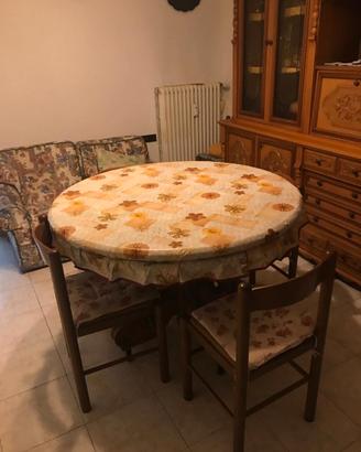 Tavolo rotondo allungabile con 6 sedie