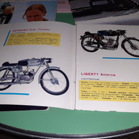 Scarpe donna numero 38 e depliant auto