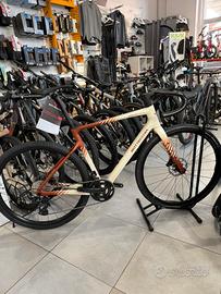 Bici gravel Bottecchia Overland full carbon