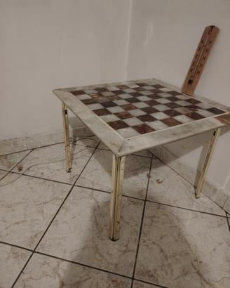 Tavolino scacchiera
