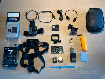 GOPRO HERO 7 BLACK + ACCESSORI