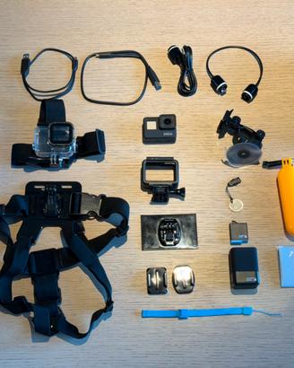 GOPRO HERO 7 BLACK + ACCESSORI