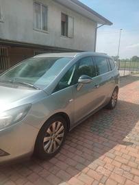 auto Opel Zafira 