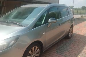 auto Opel Zafira 