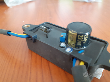 Regolatore di tensione per generatore