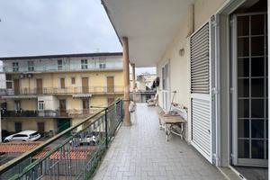 3 LOCALI A AVERSA