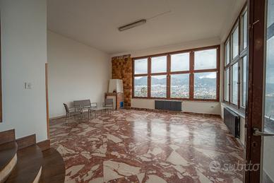 Villaciambra 6 vani frazionabile con giardino