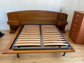 Letto matrimoniale base con 2 comodini e mobiletto