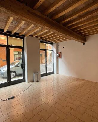 NEGOZIO A CARPI