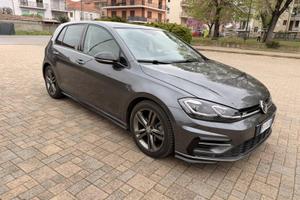 Volkswagen golf 7.5 r line