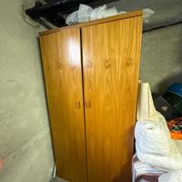 armadio in legno massello