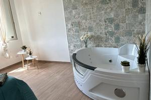 Vicino Sperlonga ( Grotte di Tiberio )