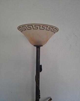 LAMPADA DA TERRA IN FERRO BATTURO