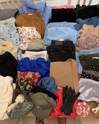 Lotto 64 capi donna taglia S - Estate/Inverno