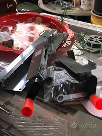 Tavolo da lavoro e di bloccaggio