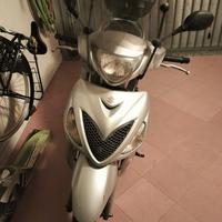 Suzuki SIXteen 125