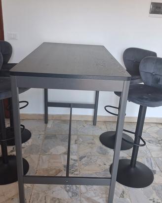 tavolo alto più sgabelli