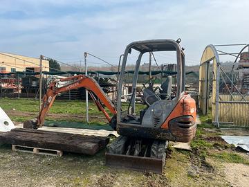 Miniescavatore hitachi 16 q