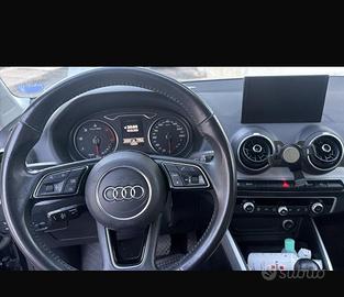 AUDI Q2  nera  - 132.000 km ( prezzo trattabile)