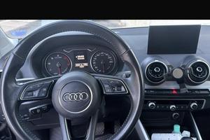 AUDI Q2  nera  - 132.000 km ( prezzo trattabile)