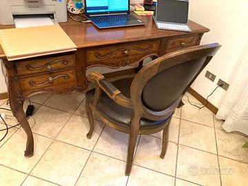 Elegante scrivania in legno massello con sedia
