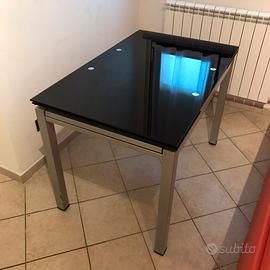 Tavolo in vetro temperato allungabile