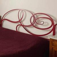 Spalliera letto in ferro battuto color bordeaux