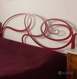 Spalliera letto in ferro battuto color bordeaux