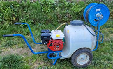 Motopompa per irrigazione semovente con ruote