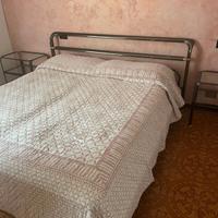 Letto matrimoniale Lipparini e comodino