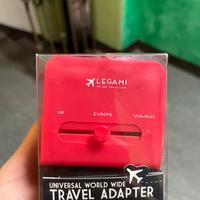 Adattatore universale da viaggio