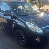Hyundai i 20 2011 benz GPL km 80000