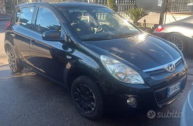 Hyundai i 20 2011 benz GPL km 80000