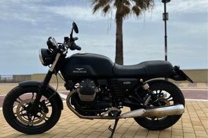 Moto Guzzi V7 - 2014