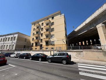 4 LOCALI A BRINDISI