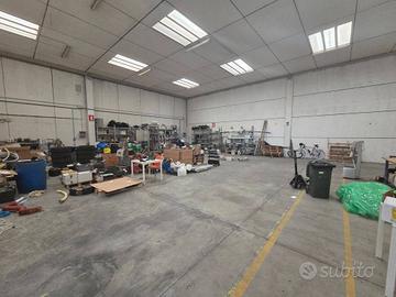 Immobile di 815 m² con 1 locale a Signa