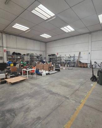 Immobile di 815 m² con 1 locale a Signa